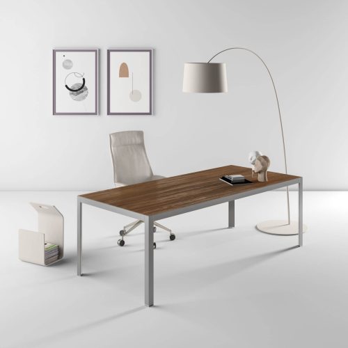 Rendering di ufficio con tavolo, sedie e lampada bianca con piantana