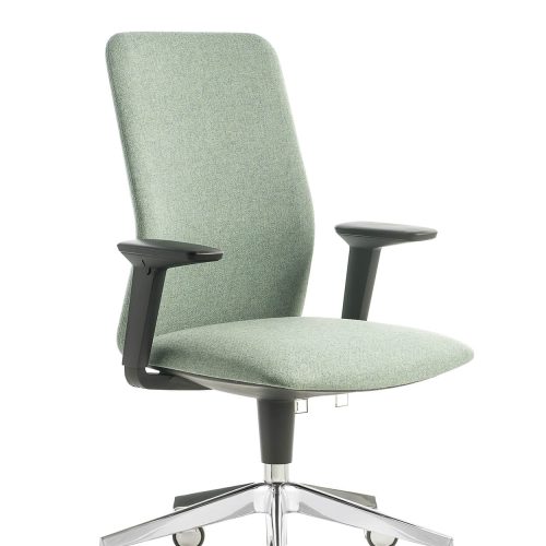 Sedia grigia con gambe metallizzate ideale per un ufficio con postazioni operative