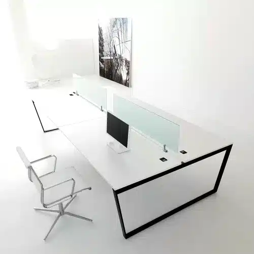 Elegante tavolo con binario