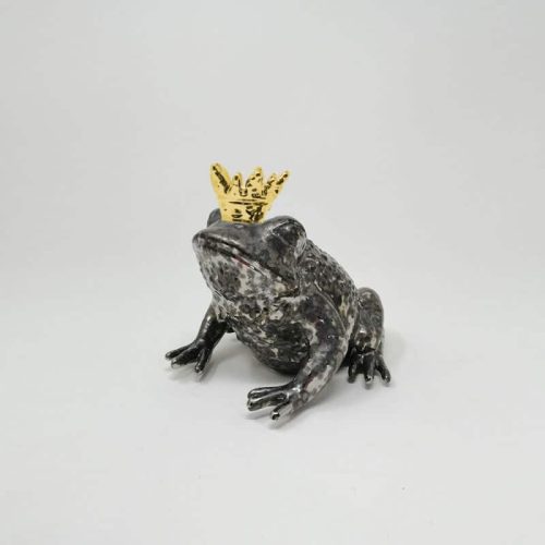 Una rana con una corona