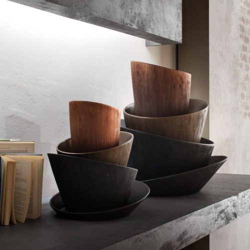 Set di vasi in legno e ceramica nera